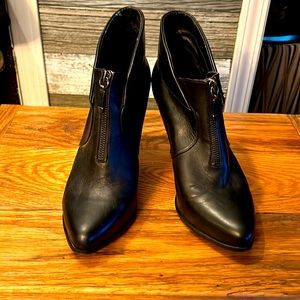 BFVivian Black leather Booties